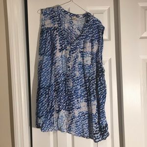 Sleeveless top, shades of blue